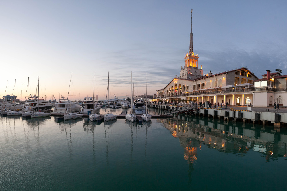 Sunset,At,The,Yacht,Port,In,Sochi.,White,Yachts,In