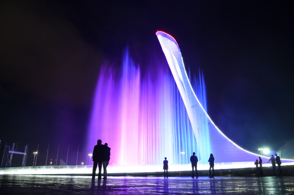 Night,Show,Of,Singing,Color,Fountains.